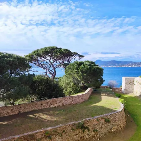 Gulf Of St Tropez 3 Rooms, Garden, Private Pool Apartment *