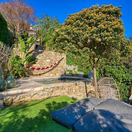 Gulf Of St Tropez 3 Rooms, Garden, Private Pool Apartment